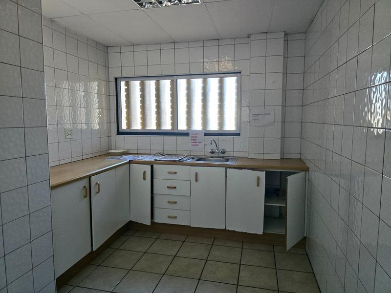 To Let commercial Property for Rent in Killarney Gardens Western Cape